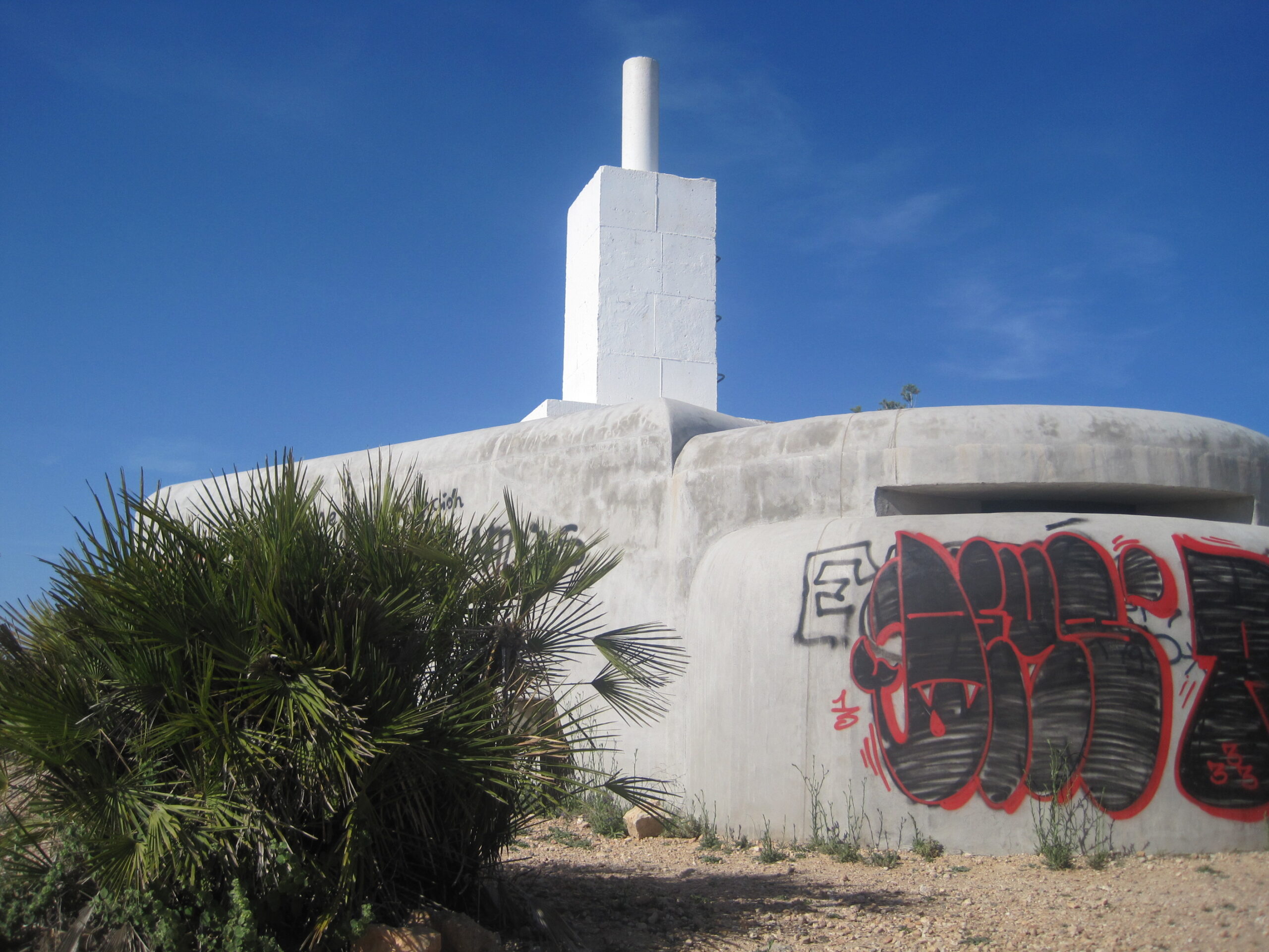 Construccions bèl·iques a la serra de Santa Pola